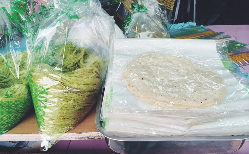 Цветные сладкие «волосы» Роти Сай Май. Таиланд.