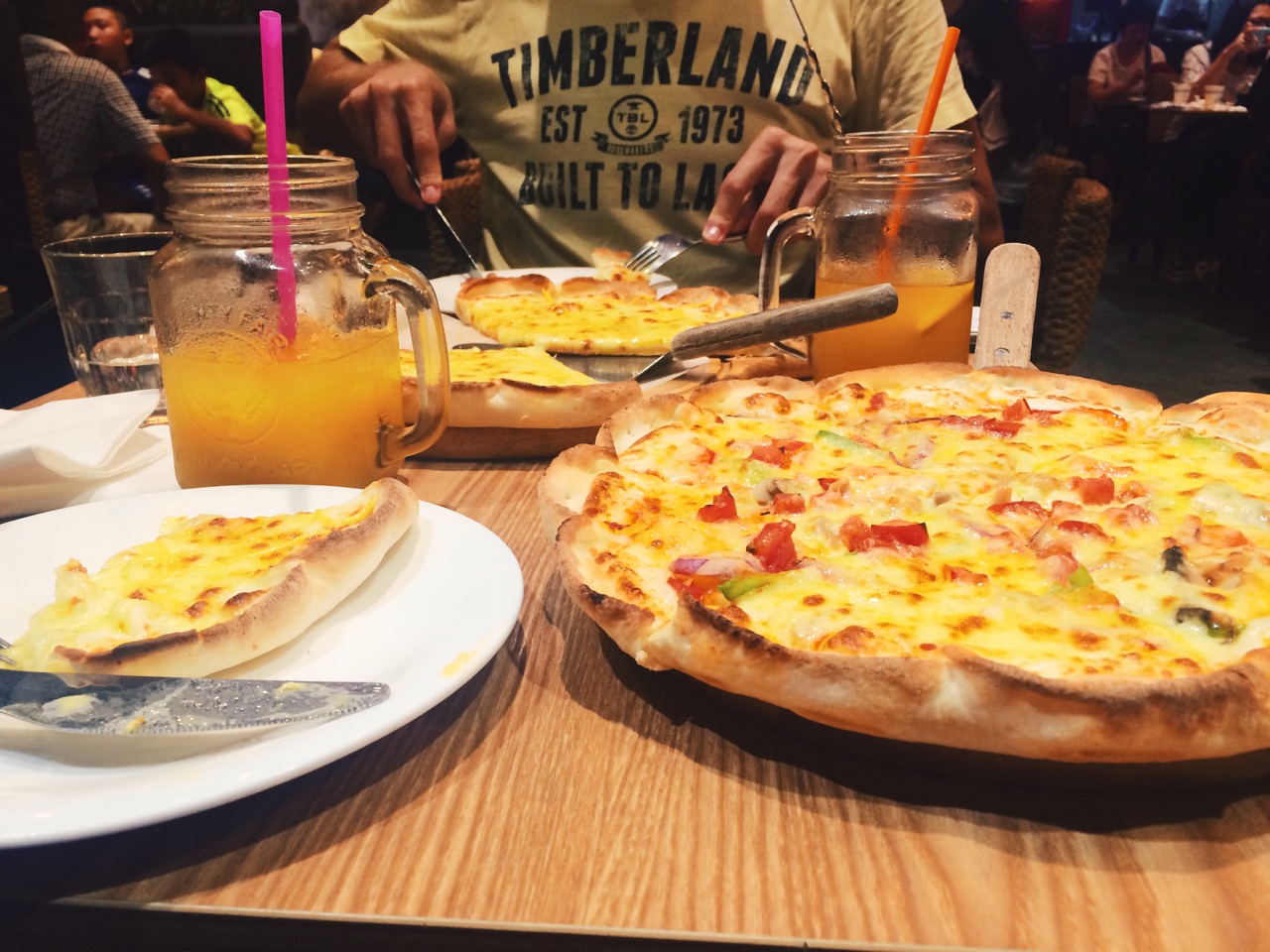 Безвизовый транзит в Гуанчжоу: китайская пиццерия Безвизовый транзит в Гуанчжоу: китайская пиццерия