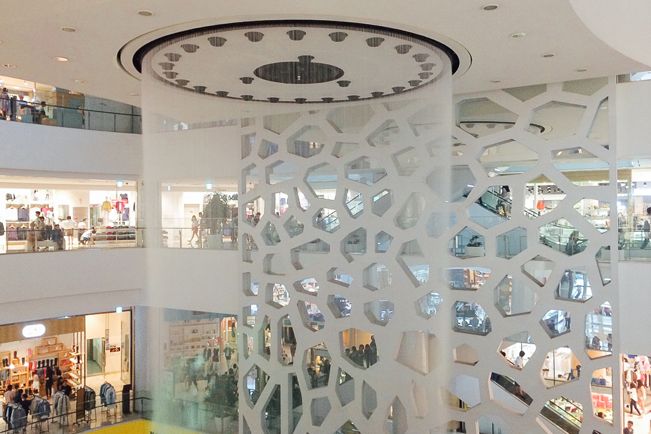 Путешествие по Южной Корее, Пусан: Водное представление в Lotte Department Store Путешествие по Южной Корее, Пусан: Водное представление в Lotte Department Store