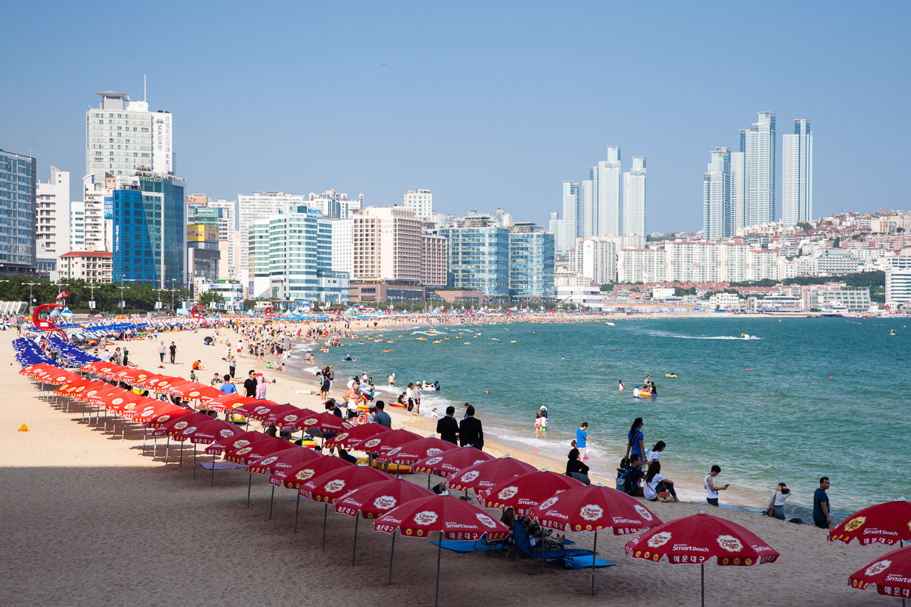 Путешествие по Южной Корее, Пусан: Пляж Хэундэ (Haeundae), один из самых популярных пляжей Пусана Путешествие по Южной Корее, Пусан: Пляж Хэундэ (Haeundae), один из самых популярных пляжей Пусана