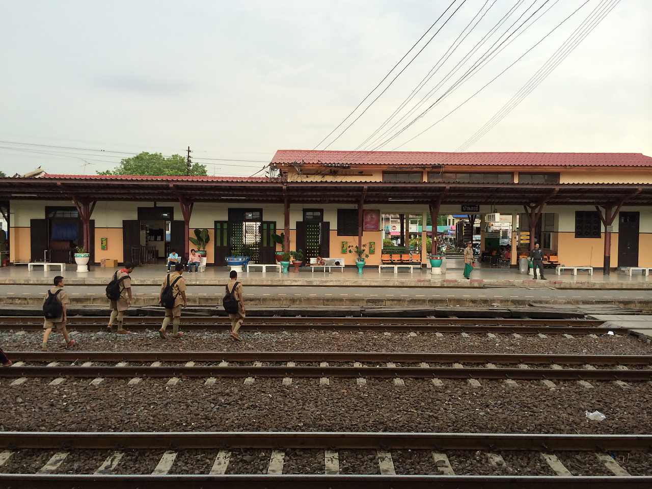 Путешествие по Таиланду, Аюттхая: Железнодорожная станция Путешествие по Таиланду, Аюттхая: Железнодорожная станция Аюттхаи