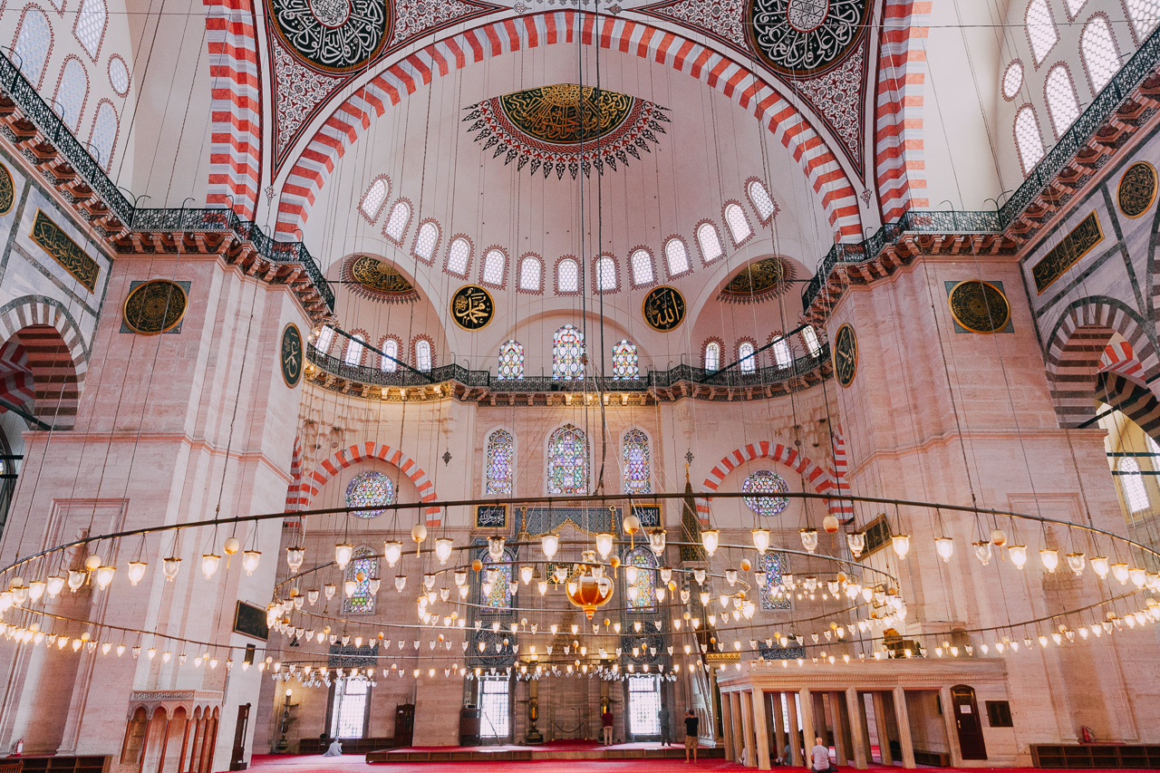 Стоповер в Стамбуле. День 2: Мечеть Сулеймание внутри Стоповер в Стамбуле. День 2: Мечеть Сулеймание внутри